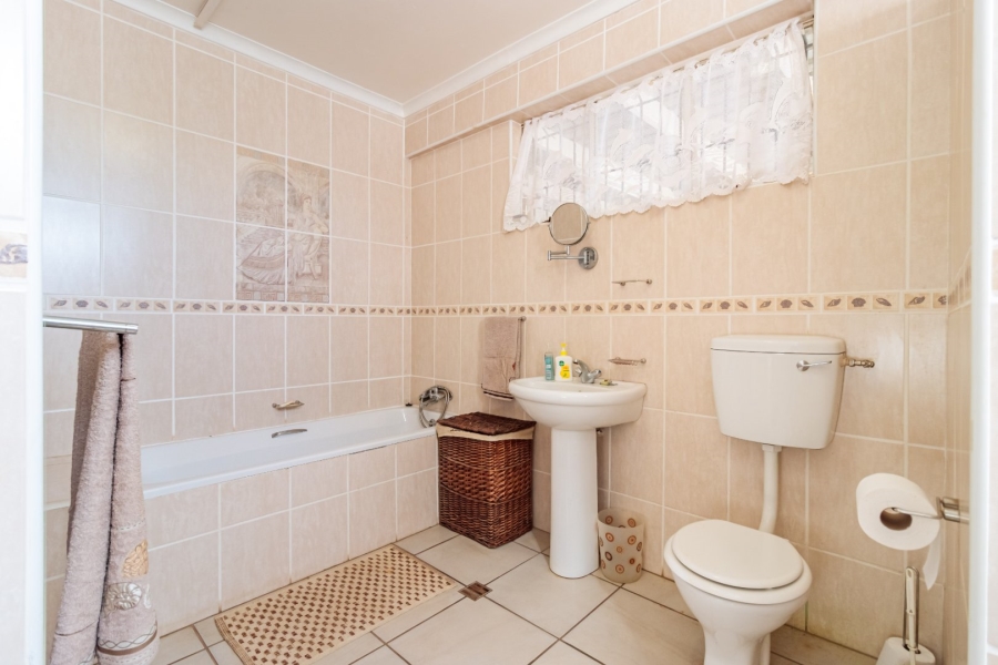 4 Bedroom Property for Sale in Kruisrivier Eastern Cape